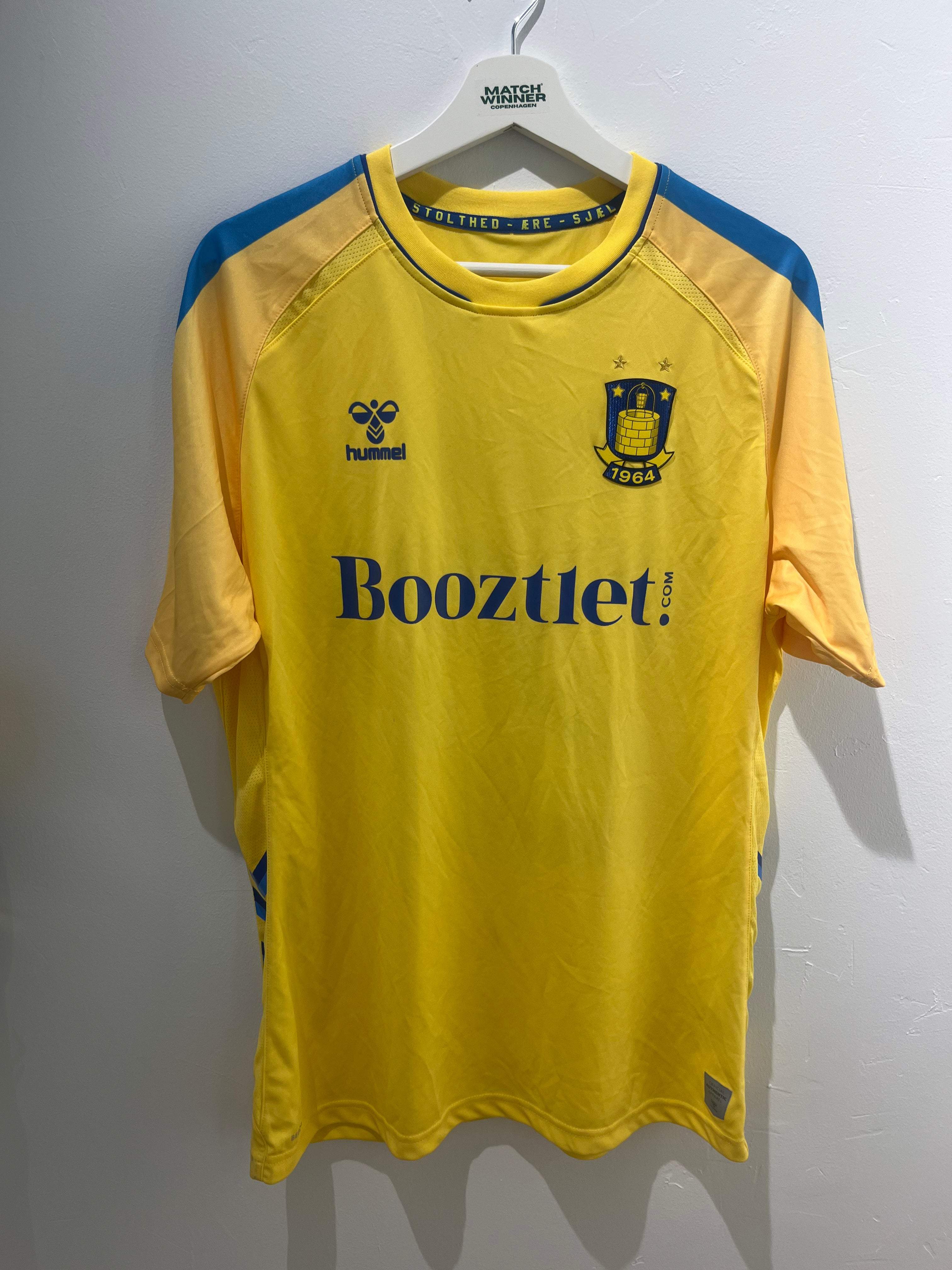 Forsiden af gul Hedlund Brøndby hjemme 2021/22 XL fodboldtrøje fra Matchwinner.