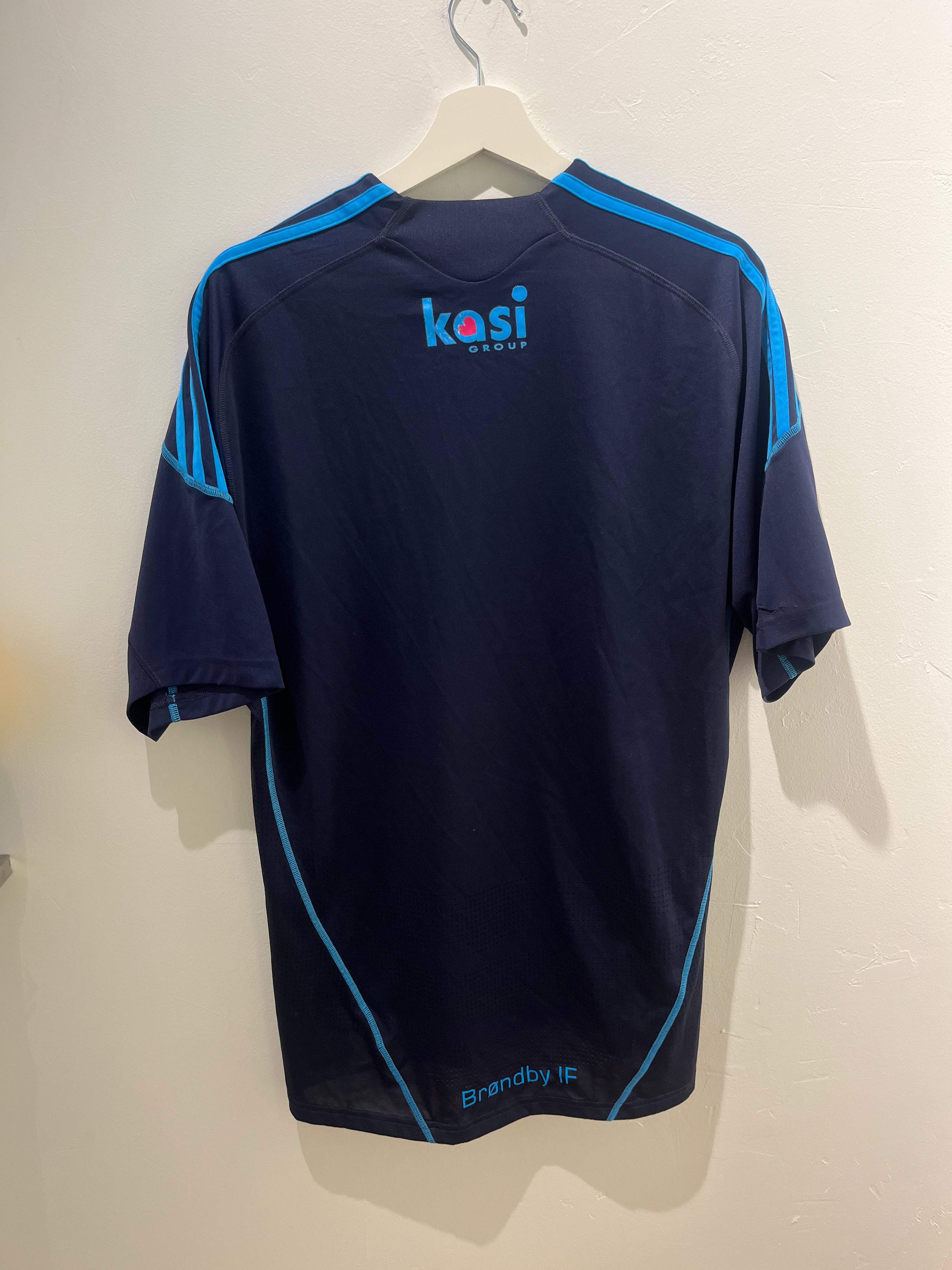 Brøndby Ude 2009/11 2XL fodboldtrøje bagfra med Kasi Group sponsor og Brøndby IF tekst. Autentisk Matchwinner. 
