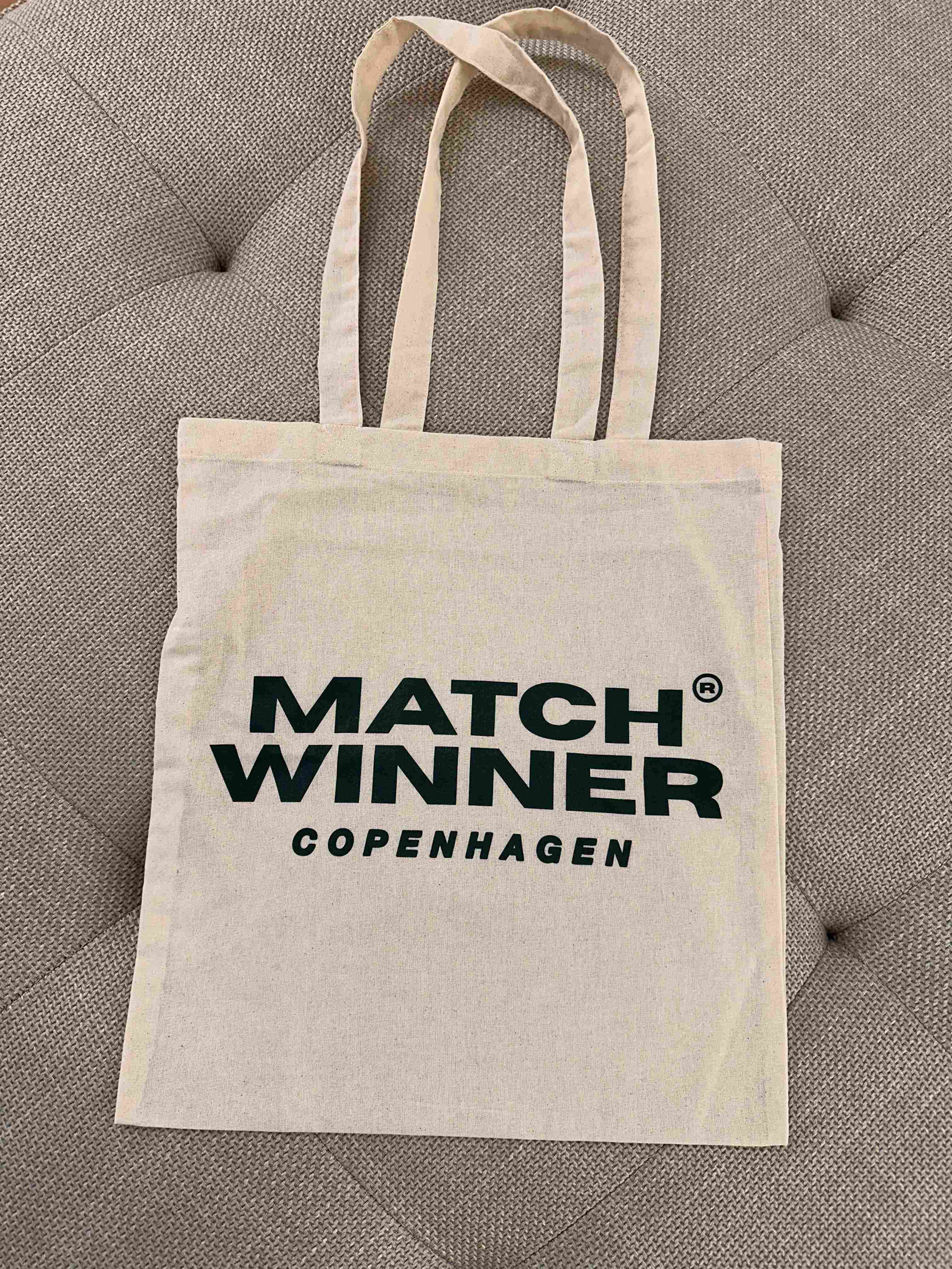 Matchwinner Copenhagen TOTEBAG i lys canvas med mørkegrønt logo tryk