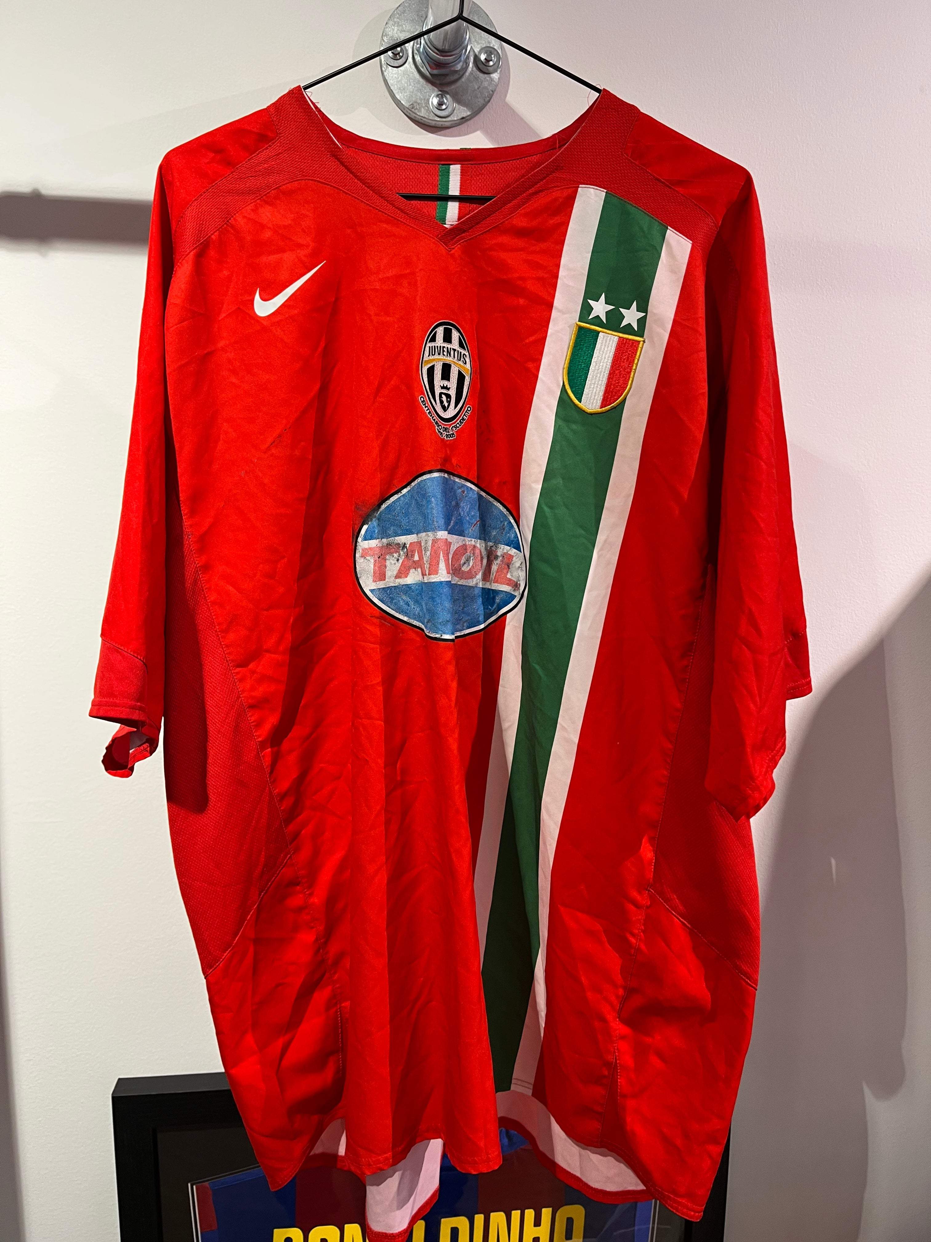 Juventus Ude 2005/06 XXL rød fodboldtrøje med Tamoil sponsor og italiensk flagstribe på forsiden.
