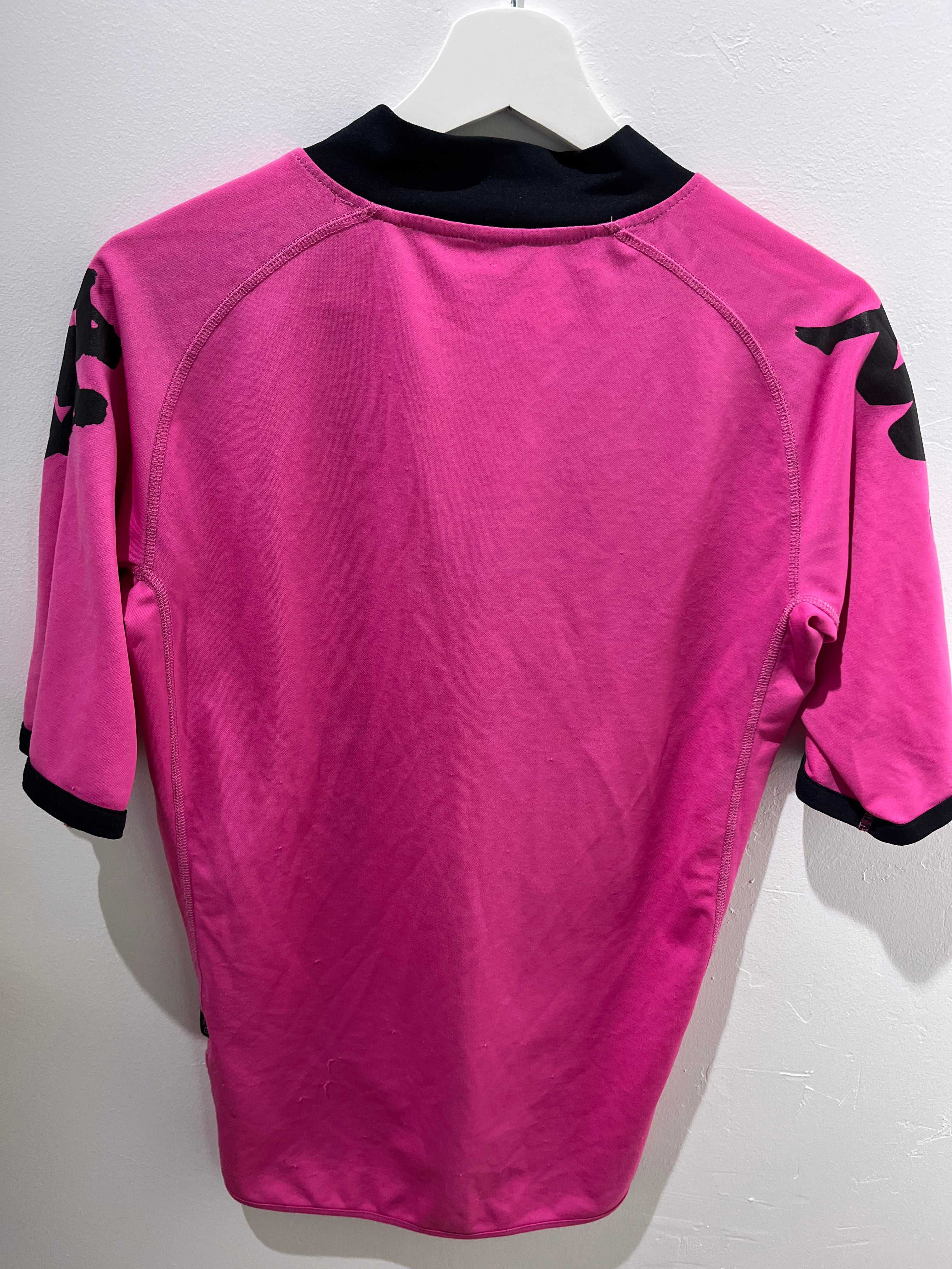 Bagsiden af den lyserøde FCK 3. Trøje 2005/06 M fra Kappa i flot stand.